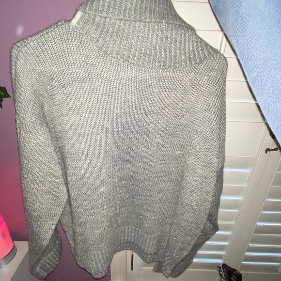 grey sweater - Picture 2 of 4